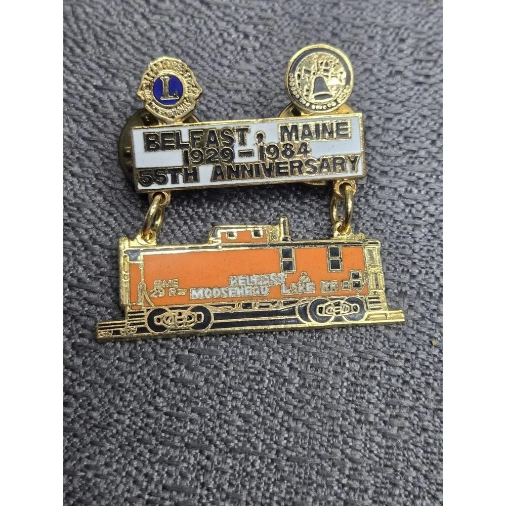Vintage Belfast Maine Lions Club 55th Anniversary Train Caboose Dangle Pin‎